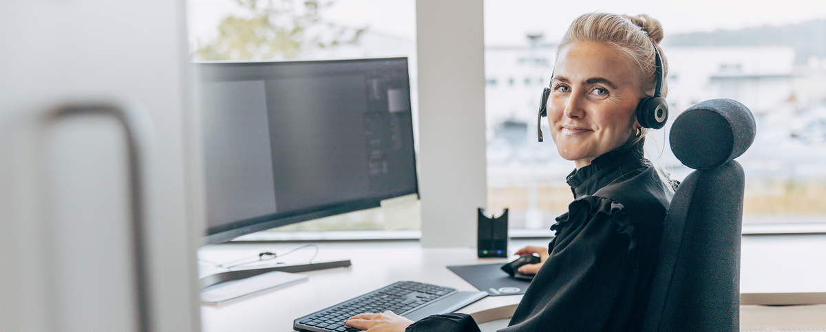 Customer Service Representative Hot Screen