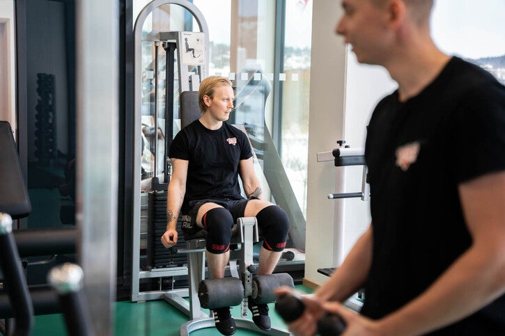 Medarbetare tränar i Hot Screens Gym